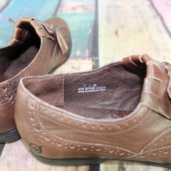 BORN Wingtip Tassel Kiltie Loafers Size 7 / 38 - Picture 8 of 9